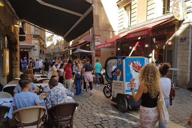 1 or 2-Hour Pedicab tour of Lyon - What the guide adds to the ride