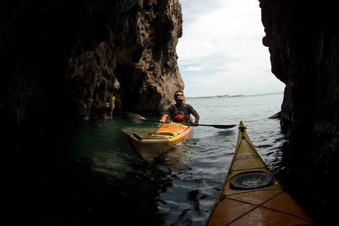 3 Hour of Sea Kayak Trip in the Creeks of Sete - The Sète canal alternative