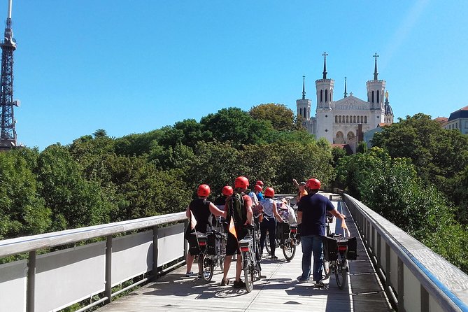 4h Complete Lyon Experience: E-Bike, Food Tasting & Old Town Walk - The tasting stop: useful snack, not a food crawl