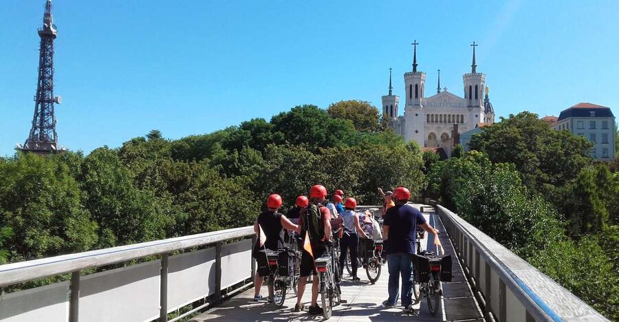 4h Complete Lyon Experience - E-Bike, Tasting & Walk - Rivers, squares, parks, and city viewpoints