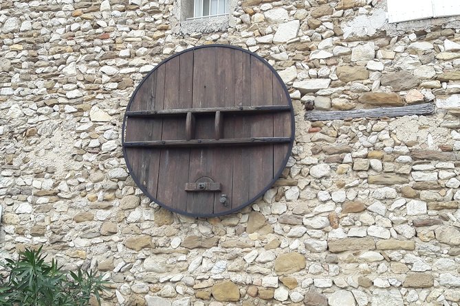 Afternoon Wine Tour to Chateauneuf du Pape from Avignon - The castle ruins and the best view
