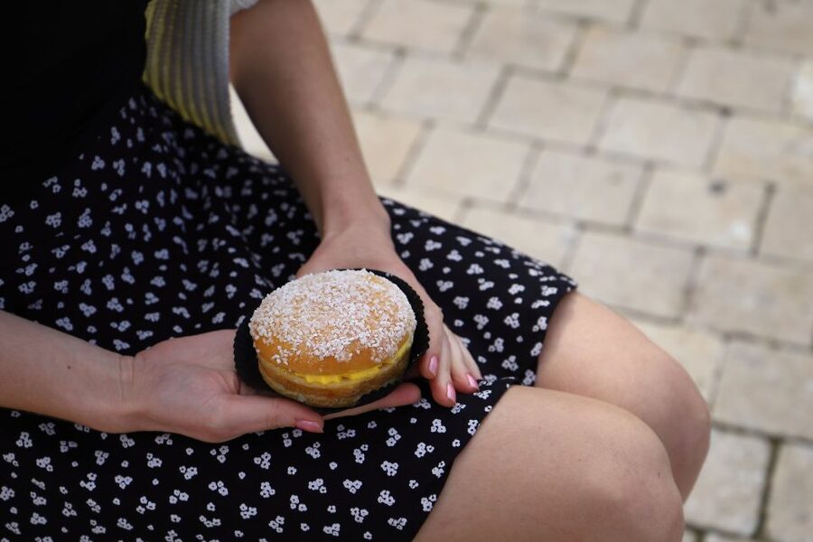 Aix-en-Provence: Food Tour - Place des Cardeurs and a sweet ending