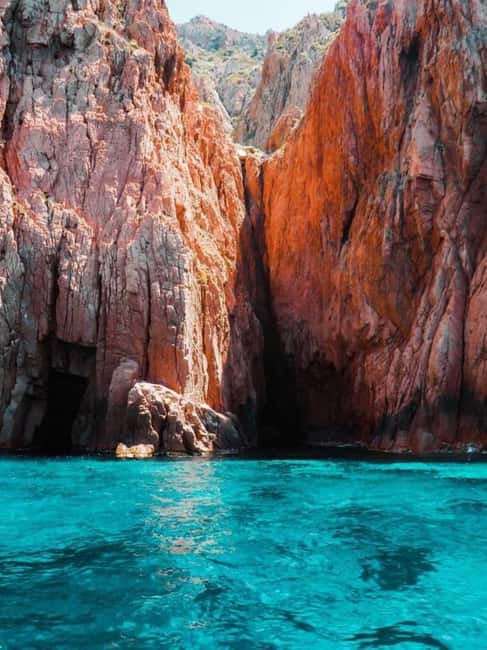 Ajaccio: Scandola - Girolata - Piana - Capo Rosso Tour - Leaving Ajaccio by speedboat