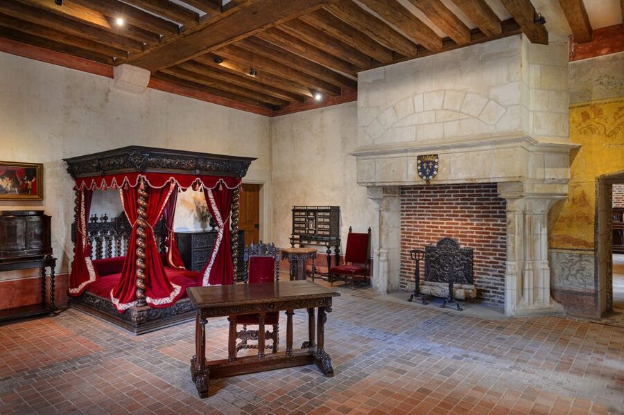 Amboise: Clos Lucé Castle, Da Vinci Park and Museum Ticket - Inside the castle: Leonardo’s private rooms and workshops