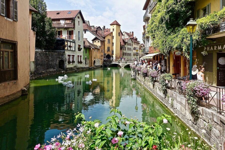 Annecy: Private Guided Tour - Discover "Venice of the Alps" - Key points at a glance