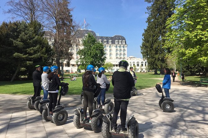 Annecy Segway Tour - 1h30 - Riding along the shore and through the park