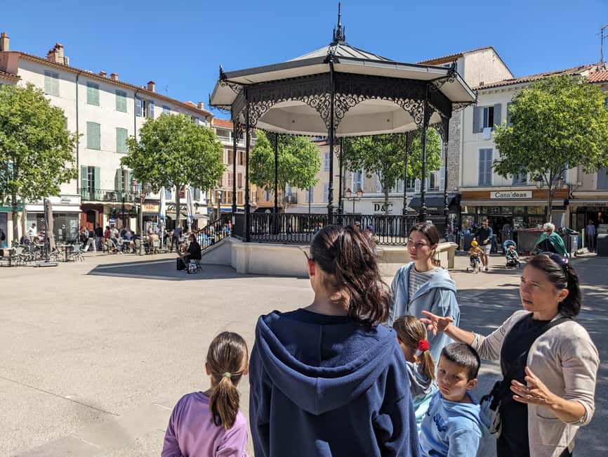 Antibes: 2 hour walking tour in the old town - Cathedral and Picasso Museum from the outside