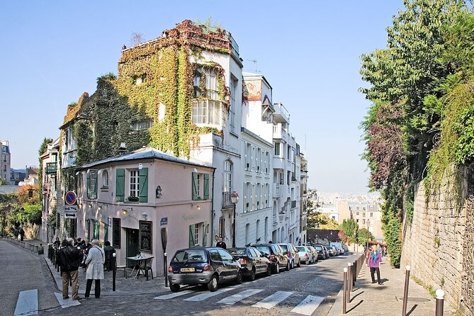 Authentic Parisian Gourmet Food Tour with 10 Local Dishes & Wines - Ten tastings, wine, and what to expect at the table