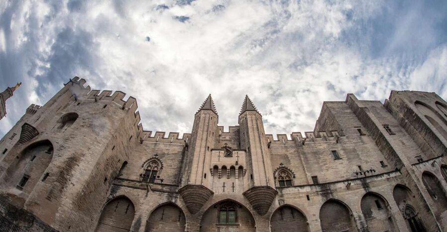 Avignon: City Walking Tour with Popes Palace Entry - Starting at Provence Réservation