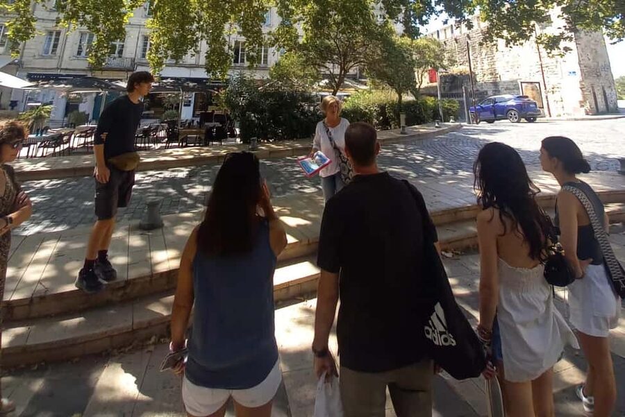 Avignon: History and Legend Walking Tour - From the monastery area to Place de l’Horloge