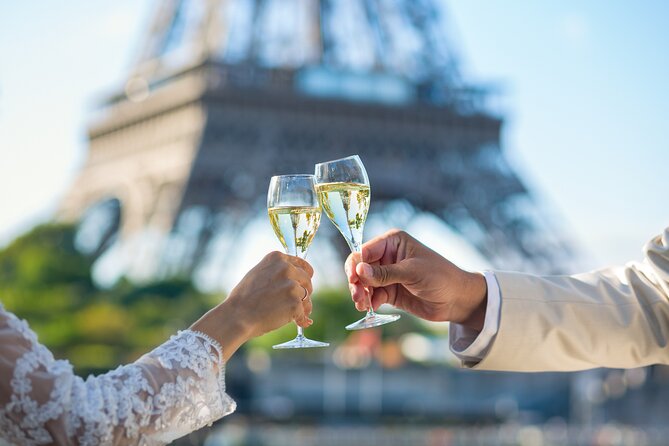 Bateaux Mouches Sightseeing Cruise on the Seine River in Paris - Commentary, comfort, and the crowd factor