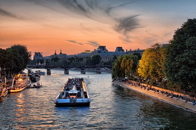 Bateaux Mouches Sightseeing Cruise on the Seine River in Paris - From Place de la Concorde to the Louvre