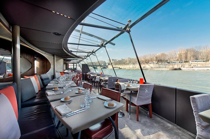 Bateaux Parisiens Seine River Gourmet Lunch & Sightseeing Cruise - Why a Seine lunch can be a smart first-day choice