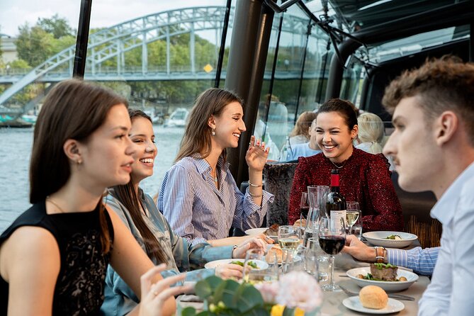 Bateaux Parisiens Seine River Gourmet Lunch & Sightseeing Cruise - What arrives on your table