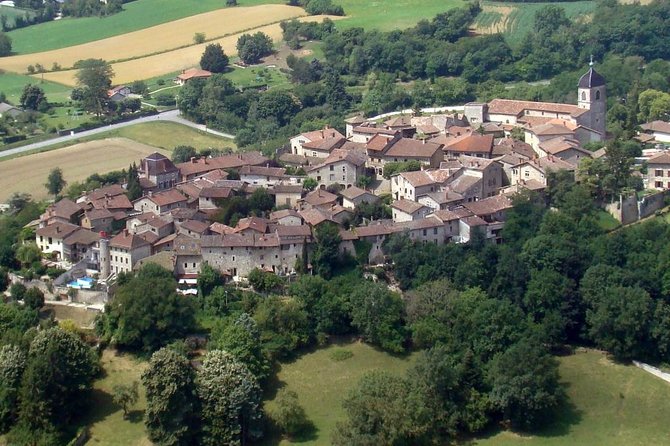 Beaujolais & Perouges Medieval Town (9:00 am to 5:15 pm - Small Group Tour Lyon - Châtillon d’Azergues and the first medieval views