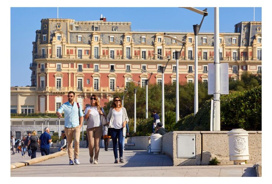 Biarritz and Bayonne from San Sebastian - What the guide adds to the day