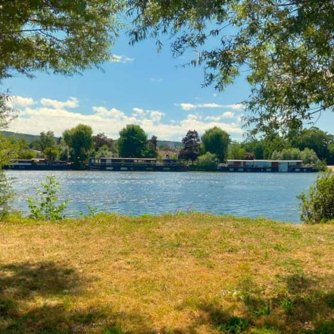 Bike tour from Vernon to Giverny with local guide - Along the Seine into the countryside