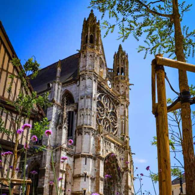 Bike tour from Vernon to Giverny with local guide - The guide’s local touch