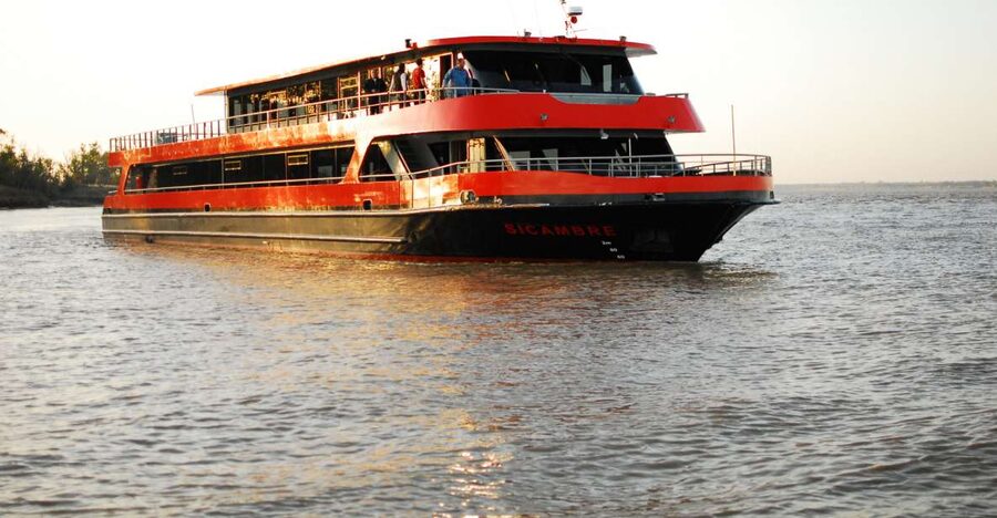 Bordeaux: 2-Hour River Dinner Cruise - What the dinner includes