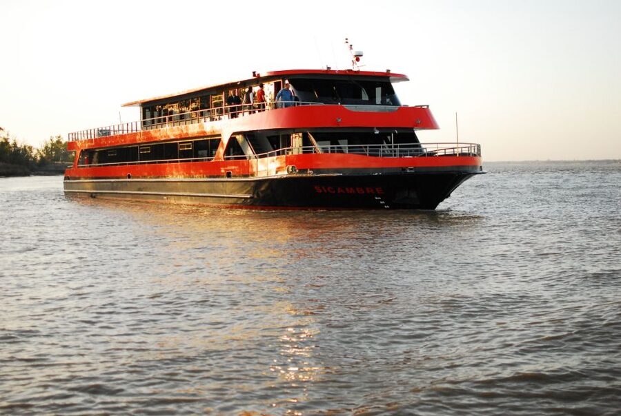 Bordeaux: 2-Hour River Dinner Cruise - Wine, coffee, and the final bill
