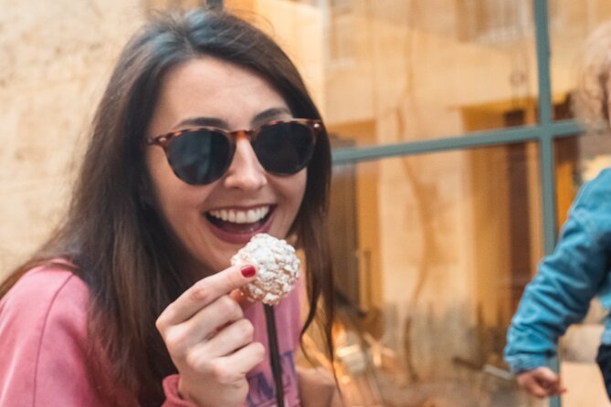 Bordeaux Afternoon Food Tour : Sweets, Wine and Cheese - Porte Cailhau and the medieval center