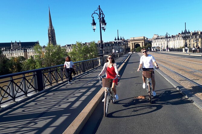 Bordeaux bike tour "The Best of Bordeaux" - Quinconces and Bordeaux’s grand monuments