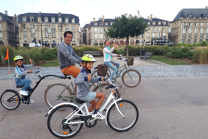 Bordeaux bike tour "The Best of Bordeaux" - Small squares, the Water Mirror, and Porte Cailhau