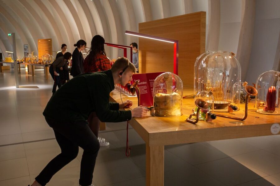 Bordeaux: Cité du Vin Entry Ticket and Wine Tasting - A modern museum for wine beginners and enthusiasts