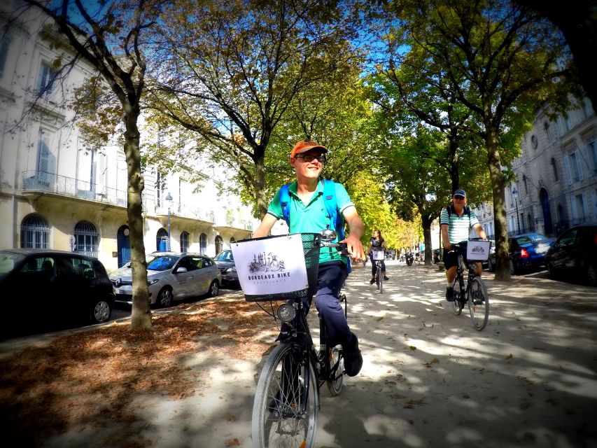 Bordeaux: Essentials 3-Hour Bike Ride - Palais de Justice and Saint-André Cathedral