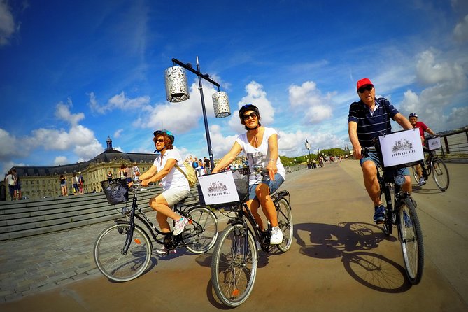 Bordeaux Essentials Sightseeing Bike Tour with a Local Guide - Palais Gallien and Bordeaux before the grand façades
