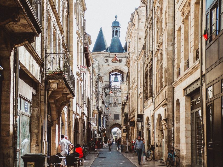 Bordeaux: Exclusive Private Guided Walking Tour - Key points to know before booking