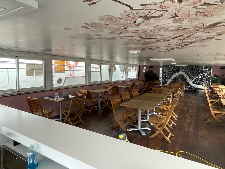 Bordeaux: Garonne River Yacht Cruise with Brunch - Who should book this cruise?