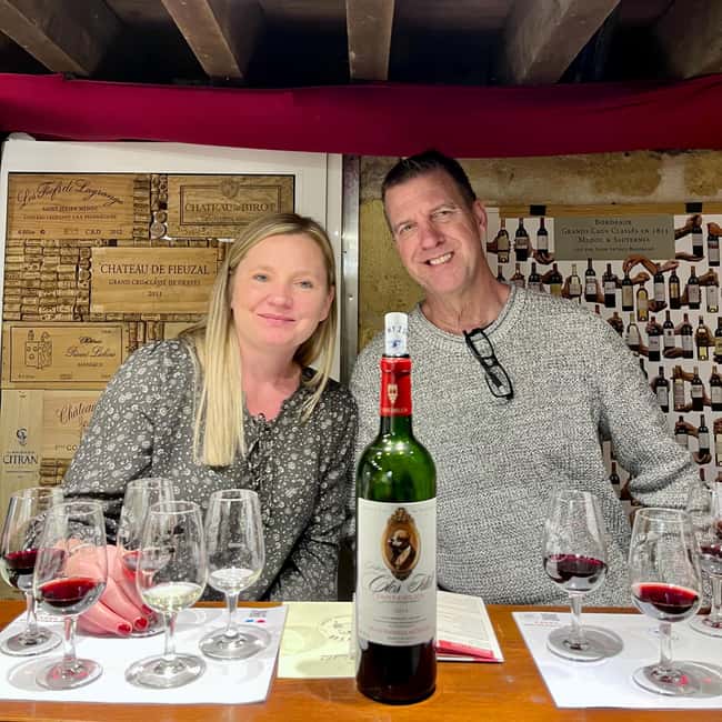 Bordeaux: Guided Bordeaux Wine Tasting Class with 6 Wines - A private cellar setting with a slightly secret entrance
