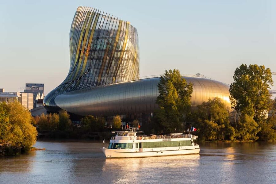 Bordeaux: Guided Wine and Canelé Discovery Cruise - Why Bordeaux looks better from the Garonne