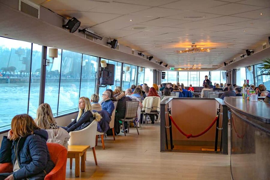 Bordeaux: Guided Wine and Canelé Discovery Cruise - How the 90-minute route feels