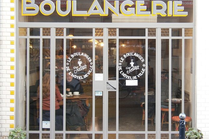 Bordeaux Historic and Gourmet Food Walking Tour - Chocolate made into the main event