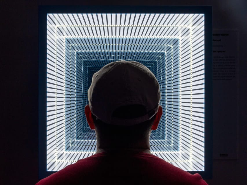 Bordeaux: Museum of Illusions Entry Ticket - Best for families, couples, and curious minds