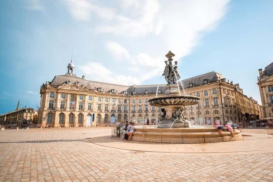 Bordeaux : Must-See Attractions Walking Tour - Key points to know before booking