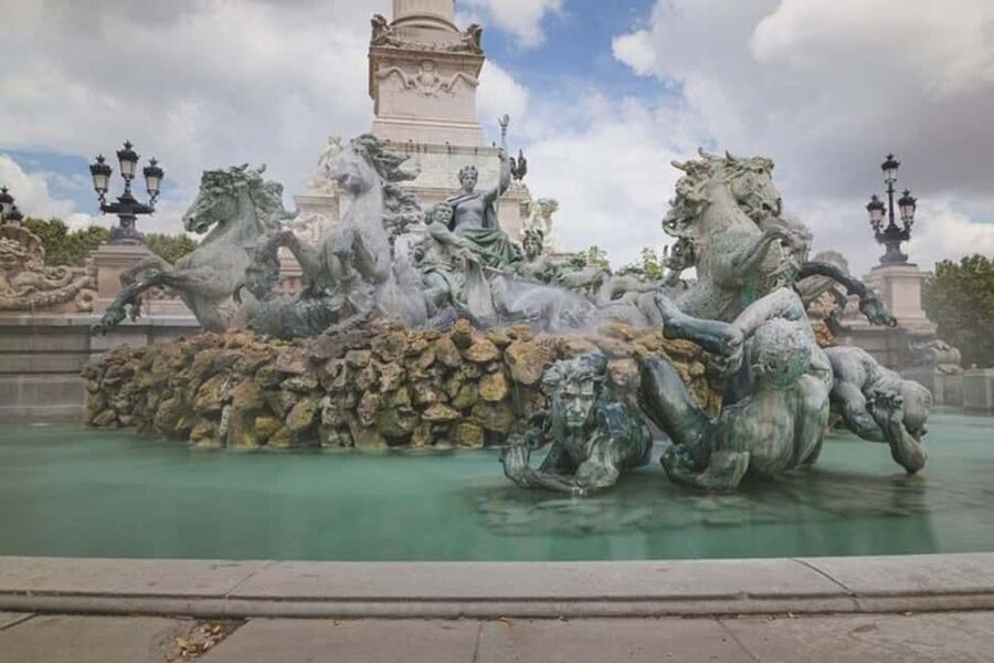 Bordeaux : Must-See Attractions Walking Tour - Starting beside Bordeaux’s Miroir d’eau