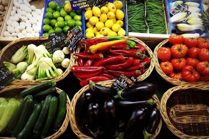 Bordeaux Old Town & Market Local Food with Wine Tastings Tour - Who should book this Bordeaux food tour?