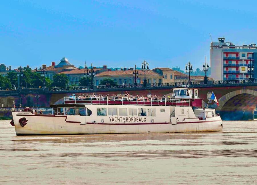 Bordeaux: River Garonne Cruise with Glass of Wine and Canelé - Seeing Bordeaux from the Garonne