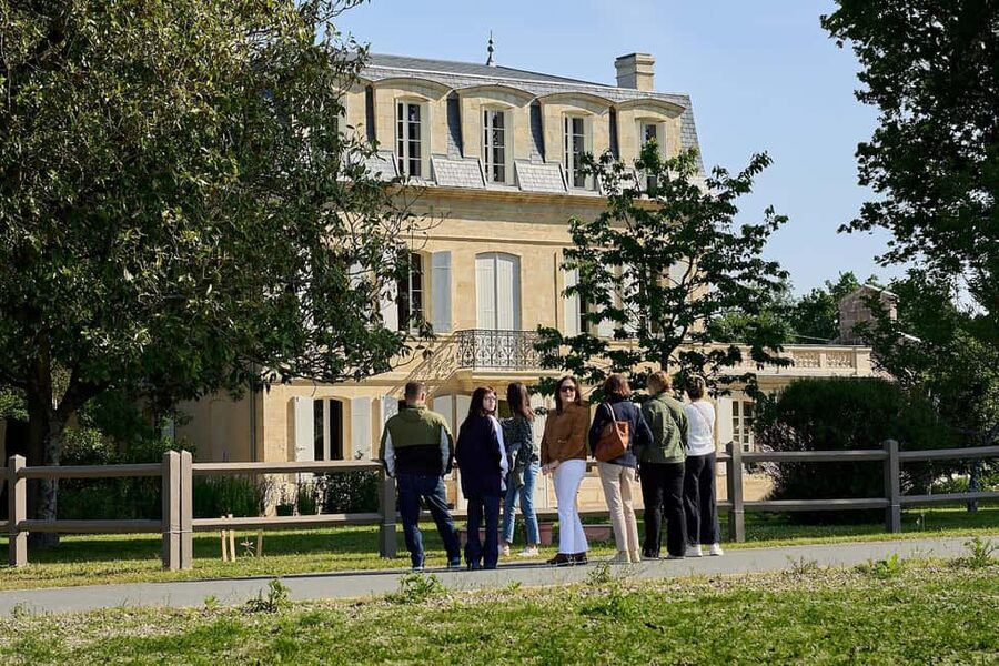 Bordeaux: Saint-Emilion and Medoc Full-Day Wine Experience - Meeting at 2ter Rue Mably