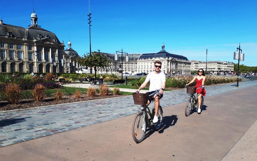 Bordeaux: Top Landmarks & Historic Bike Tour - Saint-Pierre, Place du Parlement, and the Water Mirror