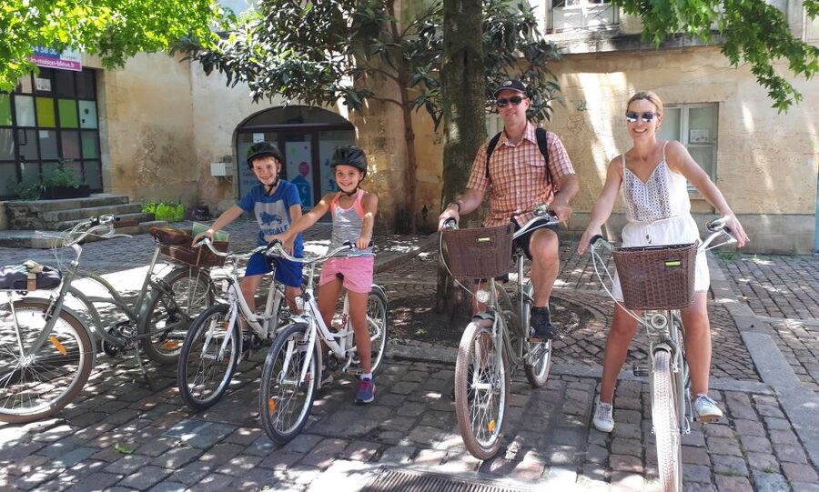 Bordeaux: Top Landmarks & Historic Bike Tour - Grosse Cloche and Saint-Michel: Bordeaux’s medieval entrance