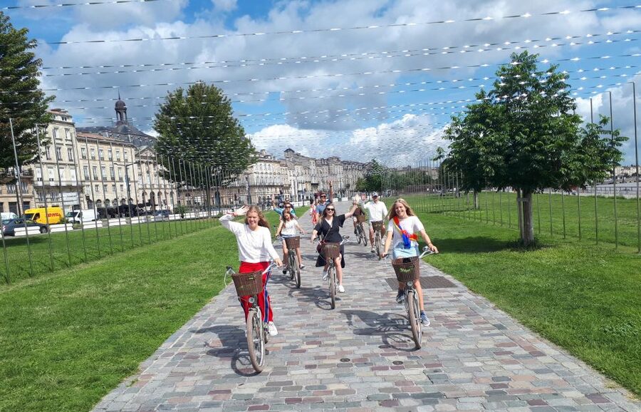 Bordeaux: Top Landmarks & Historic Bike Tour - Pont de Pierre and the first Garonne crossing