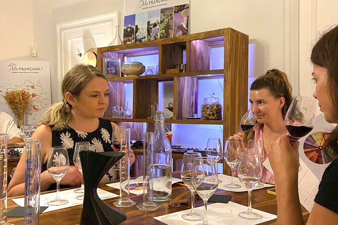 Bordeaux:Wine Masterclass & Blending workshop with appetizer - Six wines, tasted in a useful order