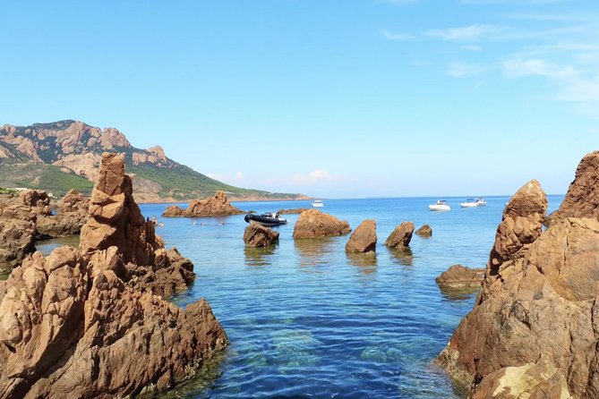 Calanques de l'Estérel - Departure from AGAY - Red rocks and sea caves from Agay