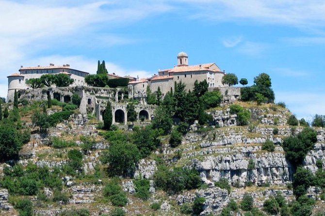 Cannes, Grasse, Gourdon, & Saint-Paul-de-Vence /Day Trip - The Gorges du Loup: the road is part of the tour