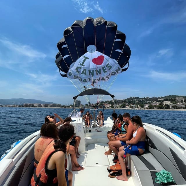 Cannes: Parasailing Experience for Couples, Family & Friends - Languages, comfort, and booking details
