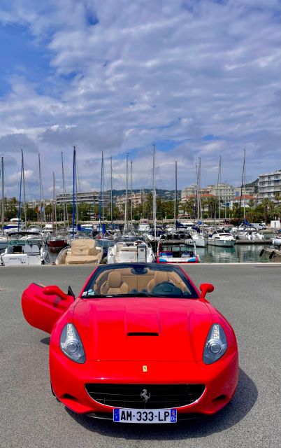 Cannes : Visite guidée en Ferrari sur les routes de Cannes - Meeting the car outside the Martinez Hotel